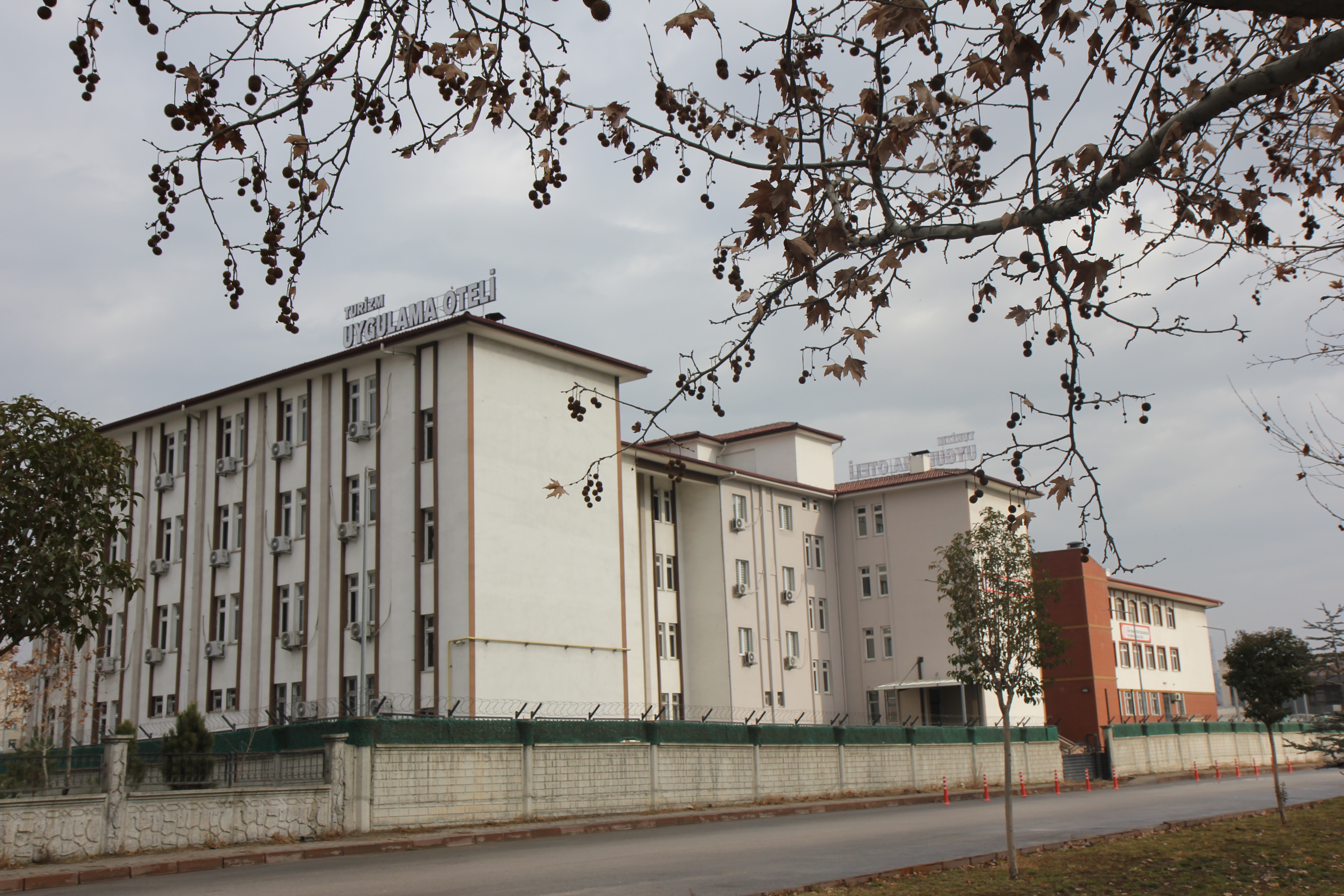 OTEL DIŞ GÖRÜNÜMÜ